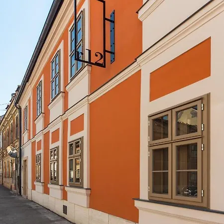 R12 Apartment Gyor