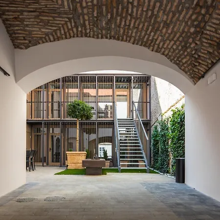 R12 Apartmán Ráb