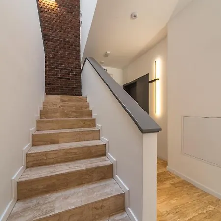 Apartment R12