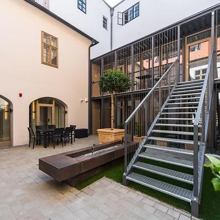 R12 Apartmán