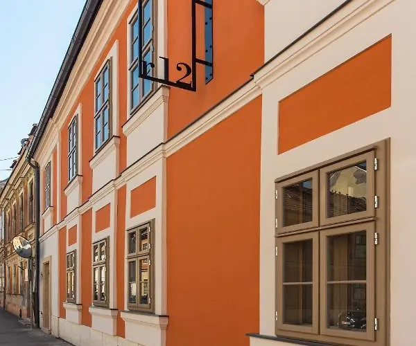 R12 Apartment Győr