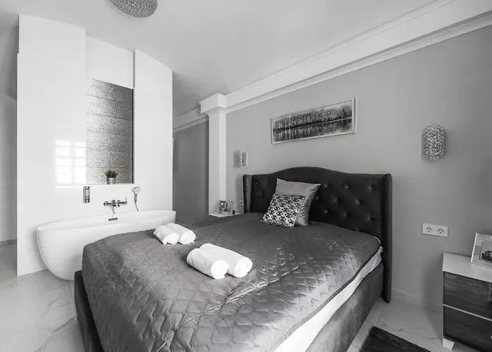 R12 Apartment